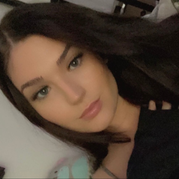 Meet your Posher, Carly - Picture 1 of 1